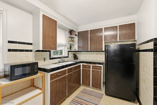 18209 Cornwall Road, Cleveland, OH 44119