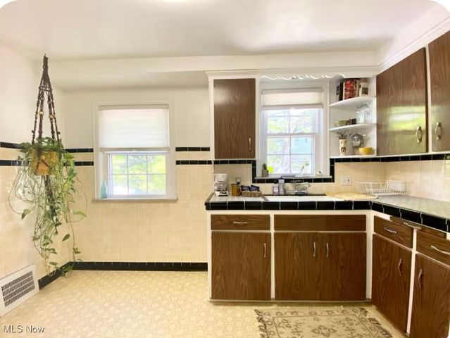 18209 Cornwall Road, Cleveland, OH 44119