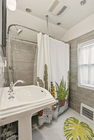 18209 Cornwall Road, Cleveland, OH 44119