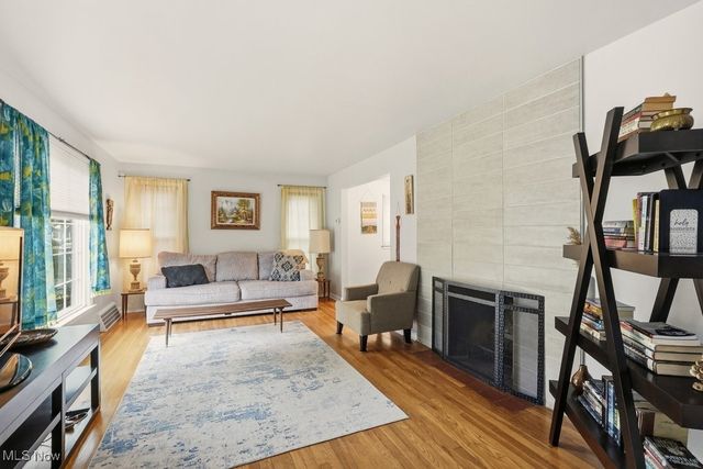 18209 Cornwall Road, Cleveland, OH 44119