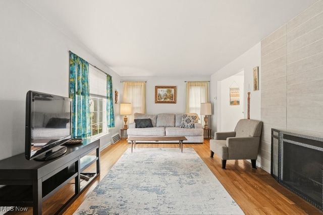 18209 Cornwall Road, Cleveland, OH 44119