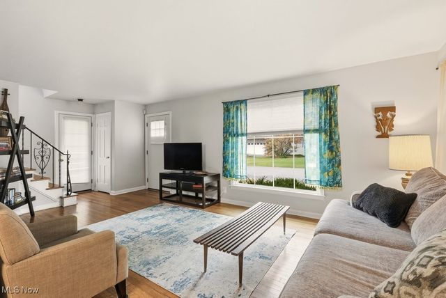 18209 Cornwall Road, Cleveland, OH 44119