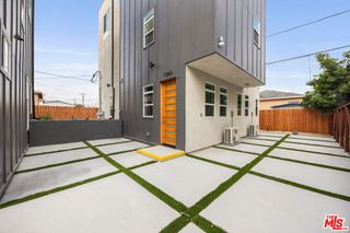 11253 Hatteras Street, North Hollywood, CA 91601
