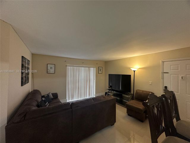 9491 S Palm Cir S 202, Pembroke Pines, FL 33025