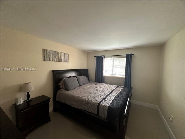 9491 S Palm Cir S 202, Pembroke Pines, FL 33025