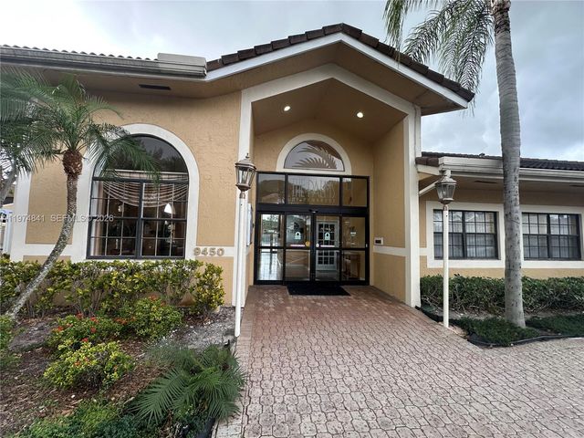 9491 S Palm Cir S 202, Pembroke Pines, FL 33025