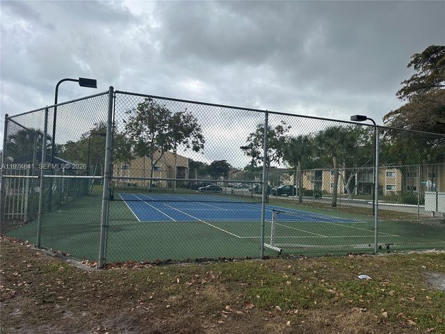 9491 S Palm Cir S 202, Pembroke Pines, FL 33025