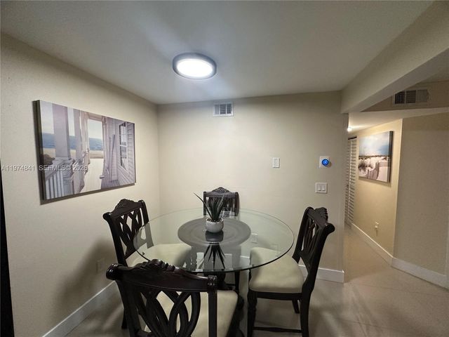 9491 S Palm Cir S 202, Pembroke Pines, FL 33025