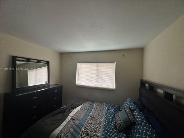 9491 S Palm Cir S 202, Pembroke Pines, FL 33025