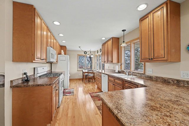 704 Main Street W, New Prague, MN 56071