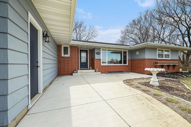 704 Main Street W, New Prague, MN 56071