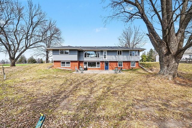 704 Main Street W, New Prague, MN 56071