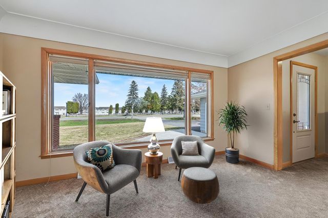 704 Main Street W, New Prague, MN 56071