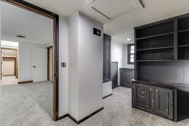 720 N Stratford, Wichita, KS 67206