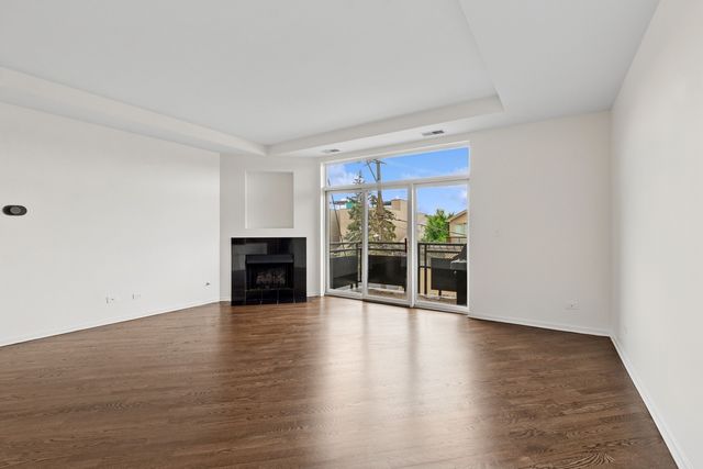 2337 W Wolfram Street 312, Chicago, IL 60618