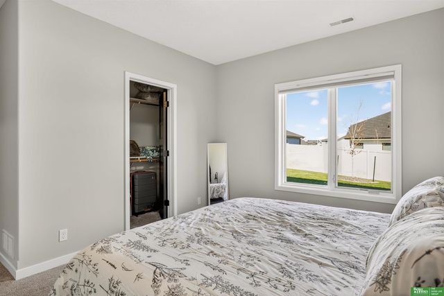12368 Windsor Drive, Papillion, NE 68046