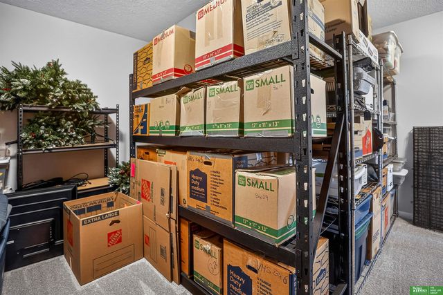 12368 Windsor Drive, Papillion, NE 68046