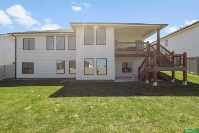 12368 Windsor Drive, Papillion, NE 68046