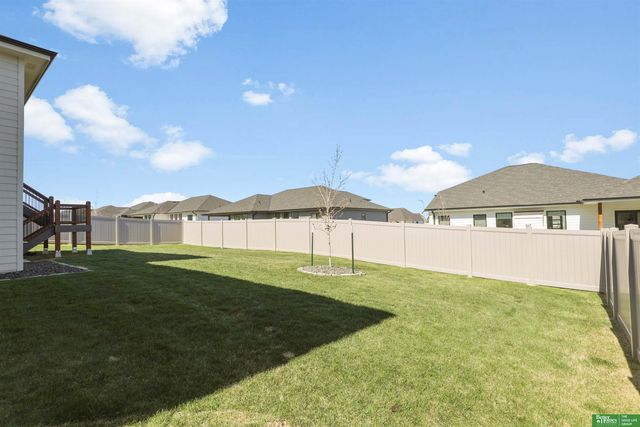 12368 Windsor Drive, Papillion, NE 68046