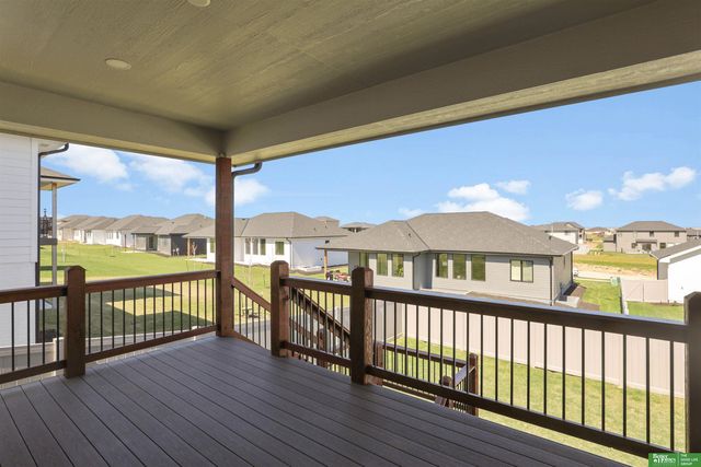 12368 Windsor Drive, Papillion, NE 68046