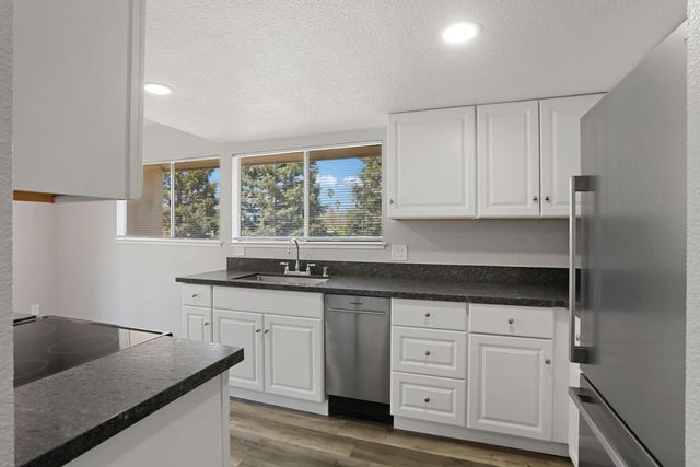 3701 Colonial Dr, Modesto, CA 95356