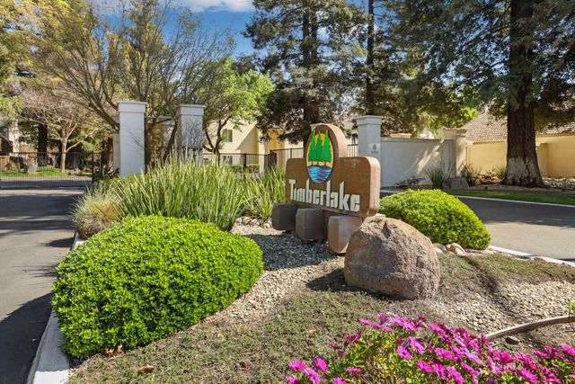 3701 Colonial Dr, Modesto, CA 95356