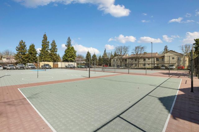 3701 Colonial Dr, Modesto, CA 95356