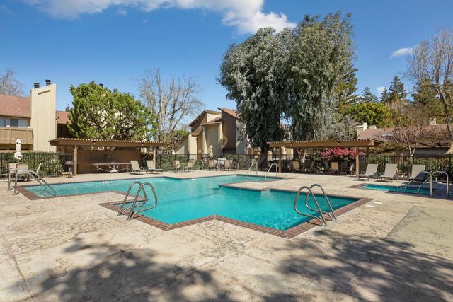 3701 Colonial Dr, Modesto, CA 95356