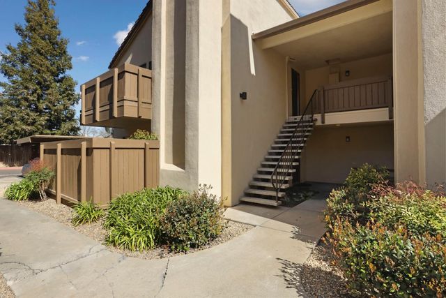 3701 Colonial Dr, Modesto, CA 95356