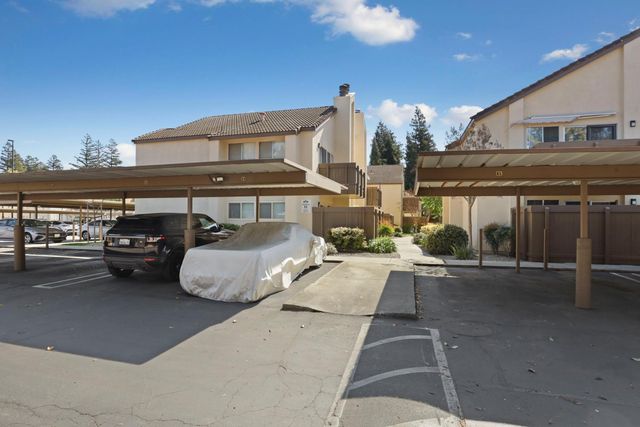 3701 Colonial Dr, Modesto, CA 95356