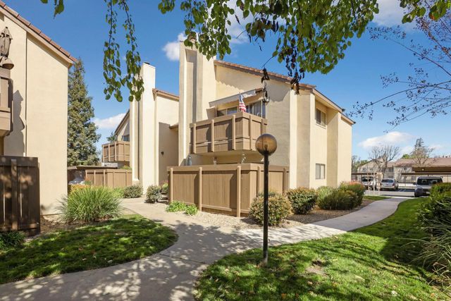 3701 Colonial Dr, Modesto, CA 95356