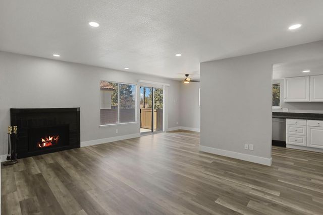 3701 Colonial Dr, Modesto, CA 95356