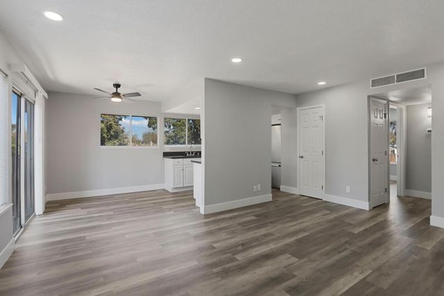 3701 Colonial Dr, Modesto, CA 95356