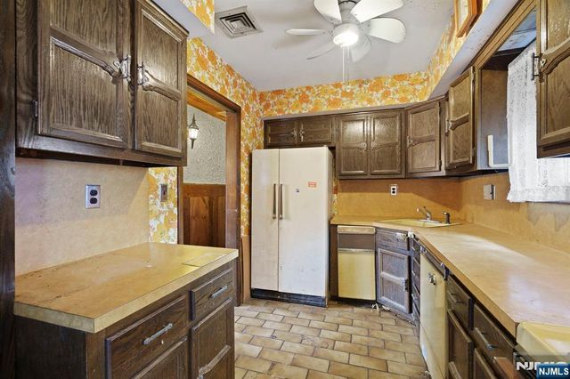 345 5th Street, Ridgefield Park, NJ 07660