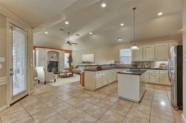 50 Fair Oak Street, Montgomery, TX 77356