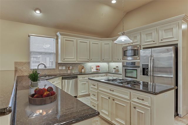 50 Fair Oak Street, Montgomery, TX 77356