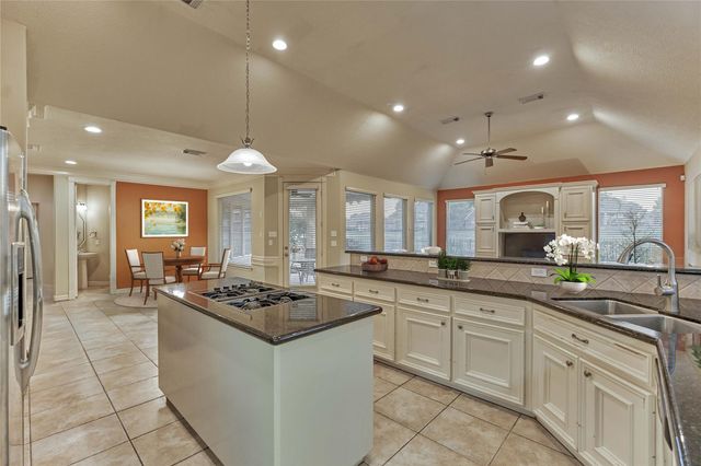 50 Fair Oak Street, Montgomery, TX 77356