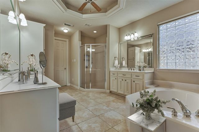 50 Fair Oak Street, Montgomery, TX 77356