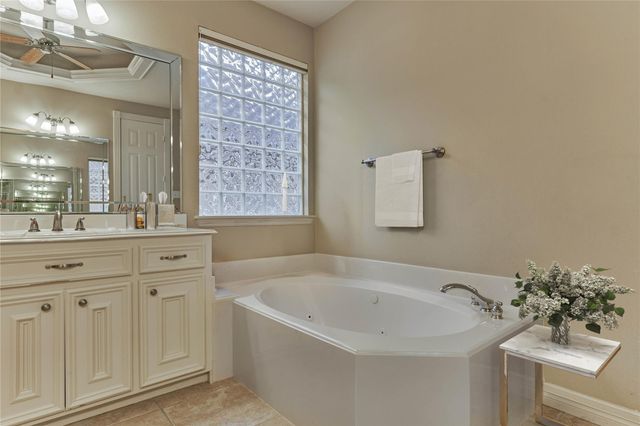 50 Fair Oak Street, Montgomery, TX 77356