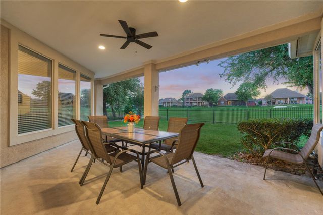 50 Fair Oak Street, Montgomery, TX 77356