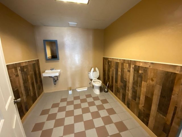 318 Main St, Southbridge, MA 01550