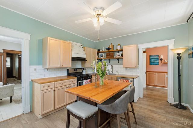 6146 Cedar, Elmwood Place, OH 45216