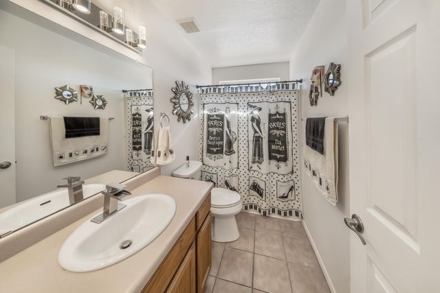 2812 MONUMENT Drive NW, Albuquerque, NM 87120