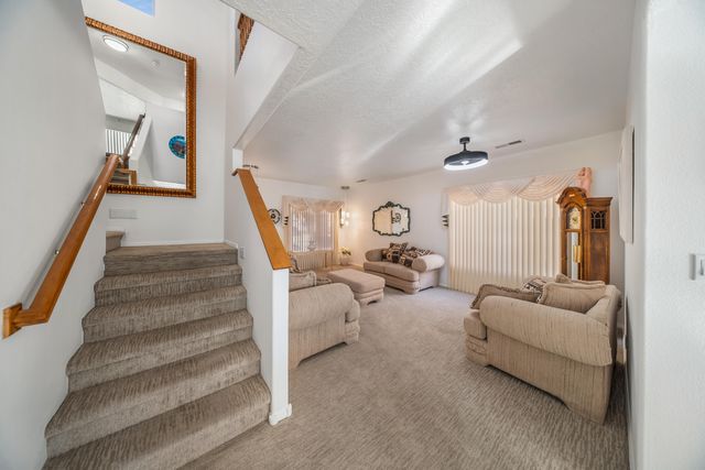2812 MONUMENT Drive NW, Albuquerque, NM 87120
