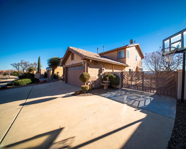 2812 MONUMENT Drive NW, Albuquerque, NM 87120
