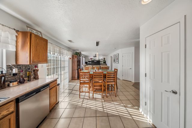2812 MONUMENT Drive NW, Albuquerque, NM 87120