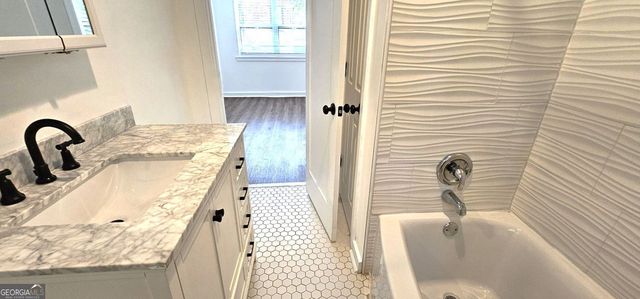 3230 W Shadowlawn Avenue NE GARAGE APT, Atlanta, GA 30305
