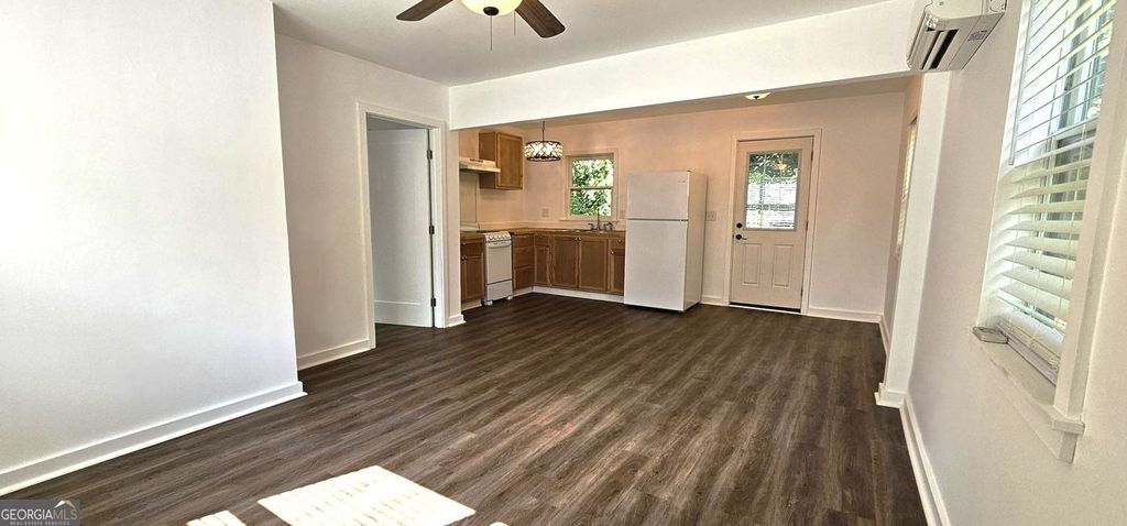 3230 W Shadowlawn Avenue NE GARAGE APT, Atlanta, GA 30305