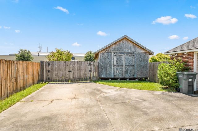 24610 Rolling Meadow, Denham Springs, LA 70726
