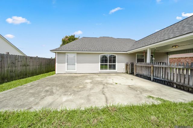 24610 Rolling Meadow, Denham Springs, LA 70726